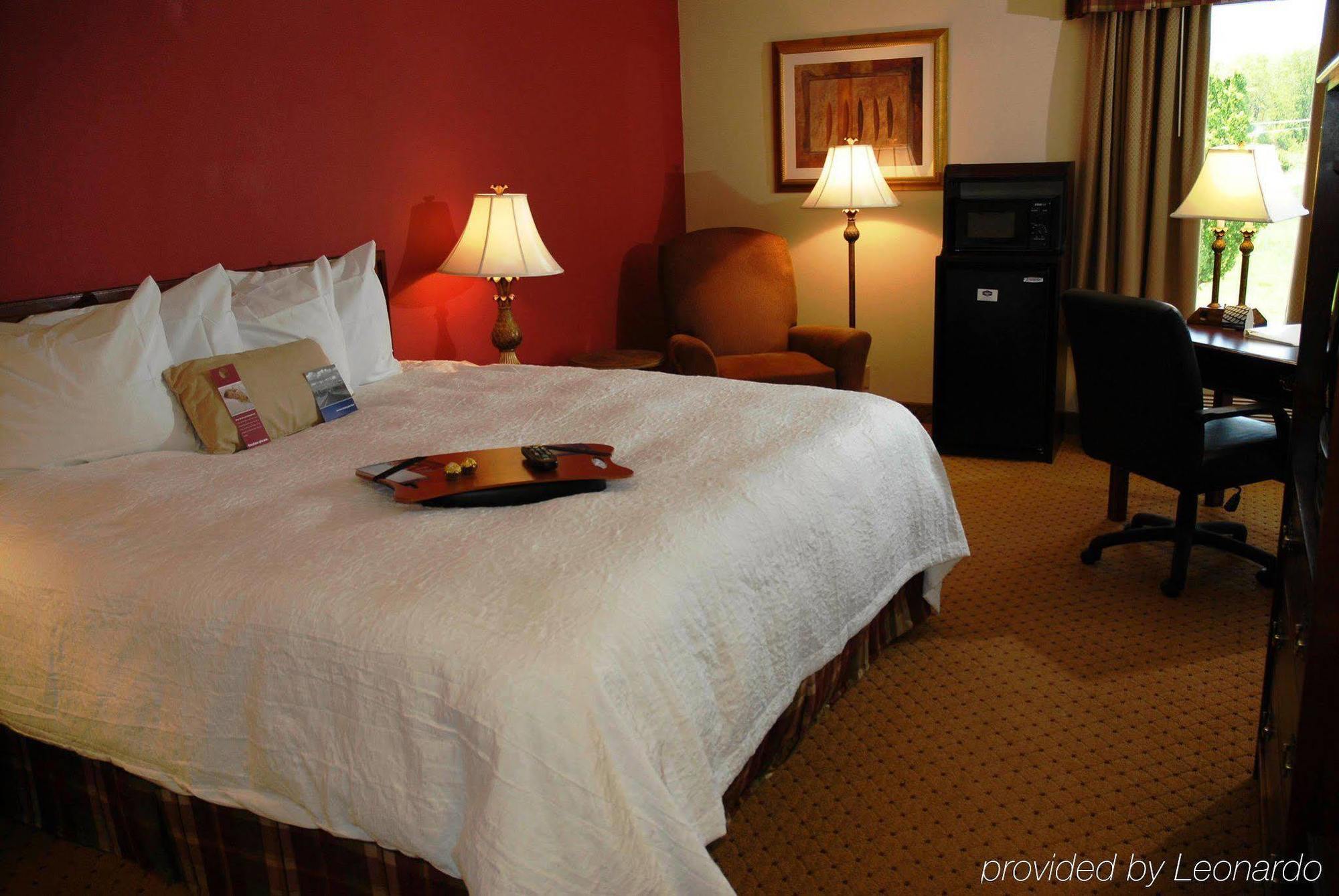Hampton Inn Pennsville Номер фото